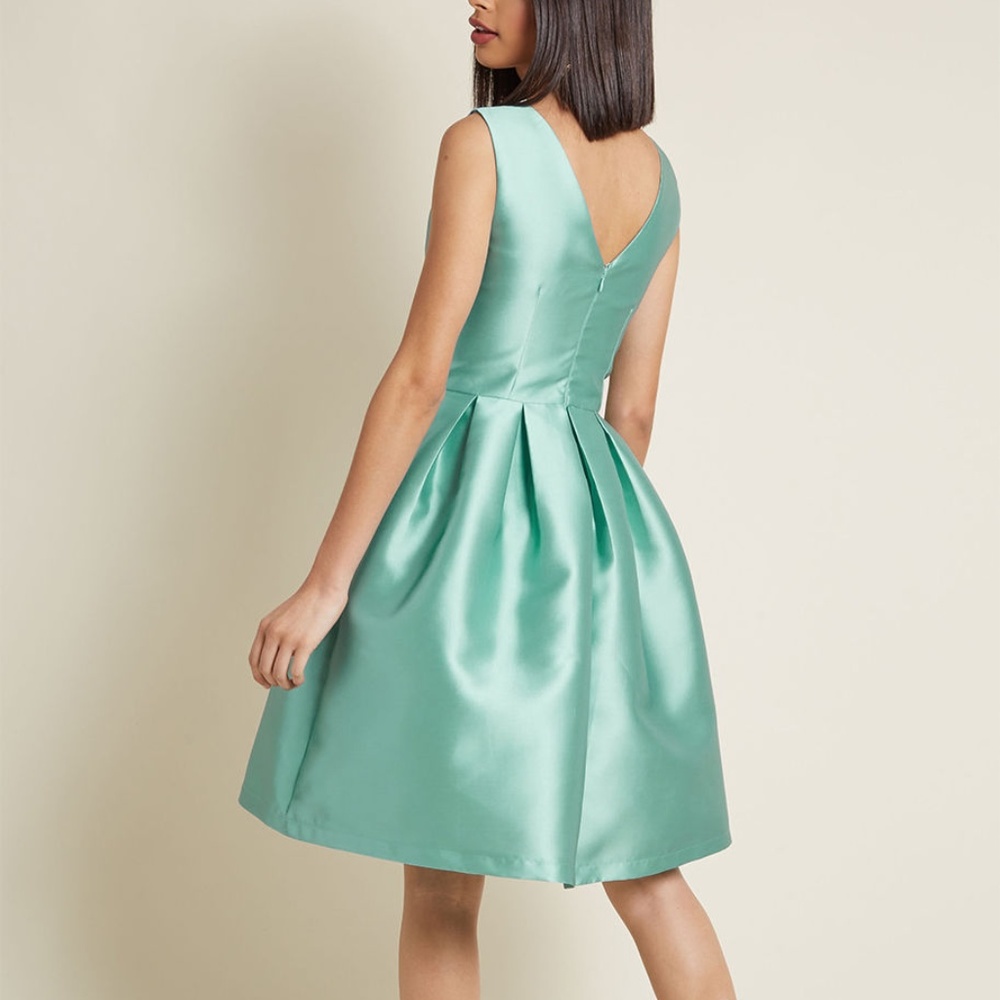 Modcloth Chi Chi London Fit & Flare Dress NEW RARE - Picture 3 of 8